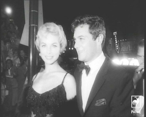 tony curtis and marilyn monroe. Tony Curtis in a British Pathé